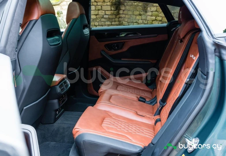 Lamborghini Urus Зеленый