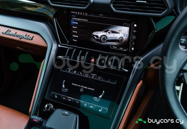 Lamborghini Urus Зеленый