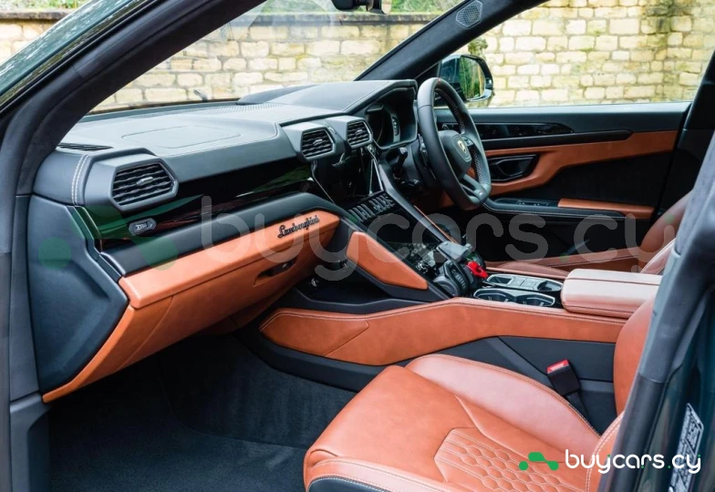Lamborghini Urus Зеленый