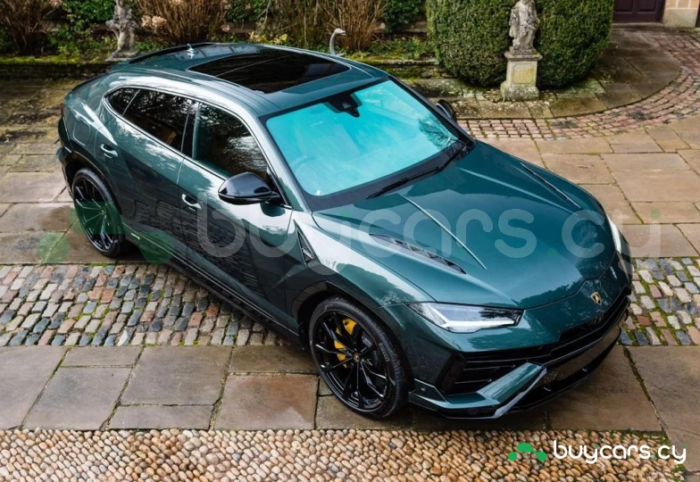 Lamborghini Urus Зеленый