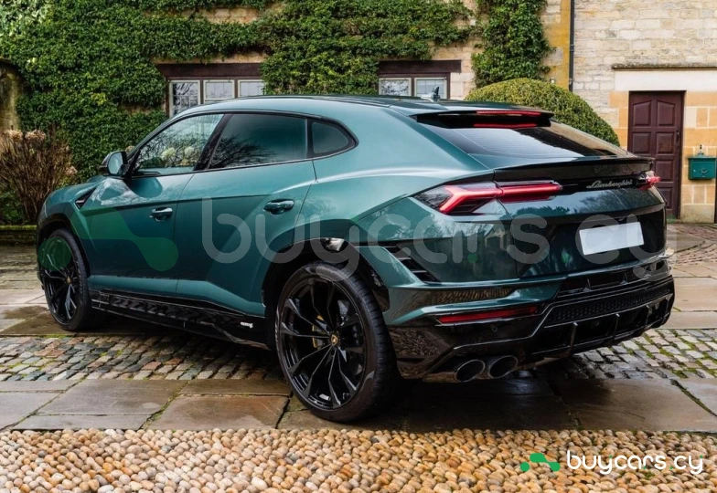 Lamborghini Urus Зеленый