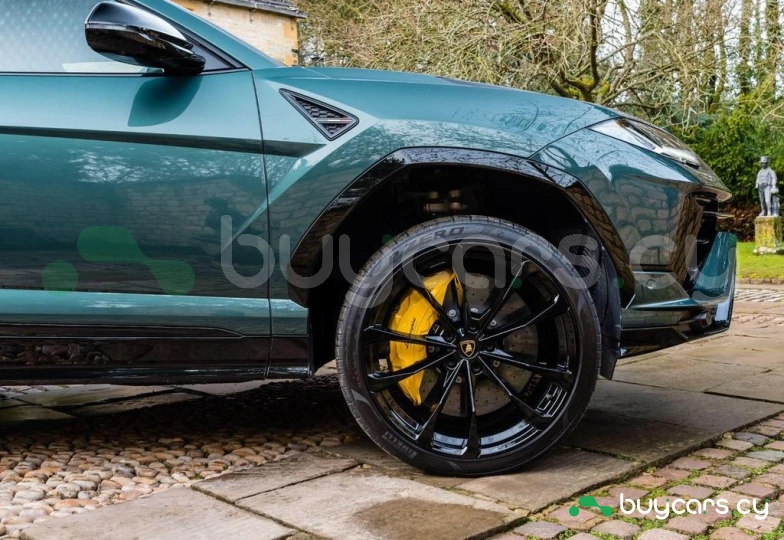 Lamborghini Urus Зеленый