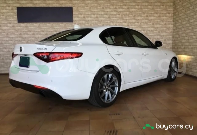 Alfa Romeo Giulia White