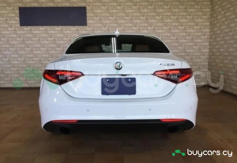 Alfa Romeo Giulia White
