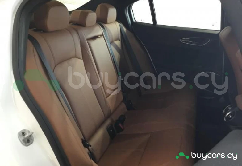 Alfa Romeo Giulia White