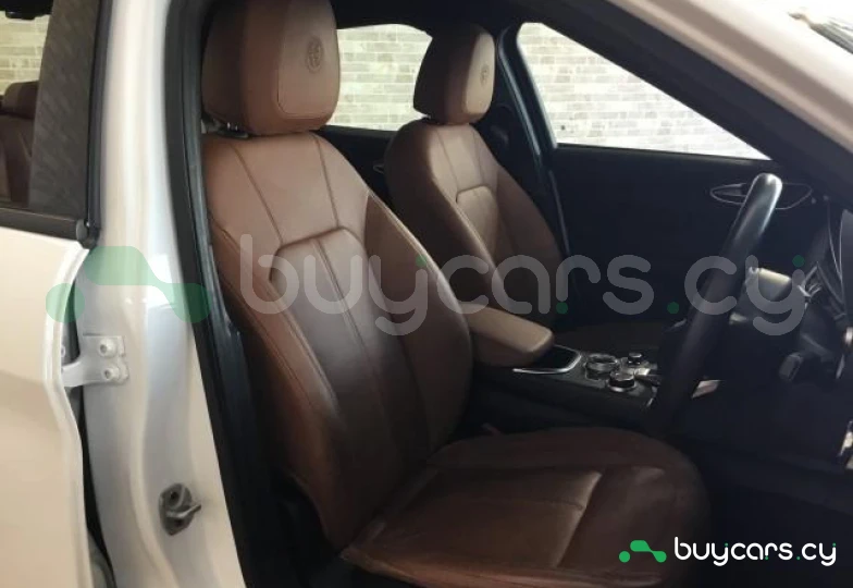 Alfa Romeo Giulia White