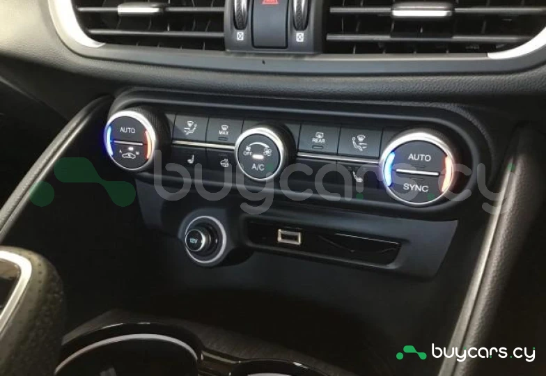 Alfa Romeo Giulia White