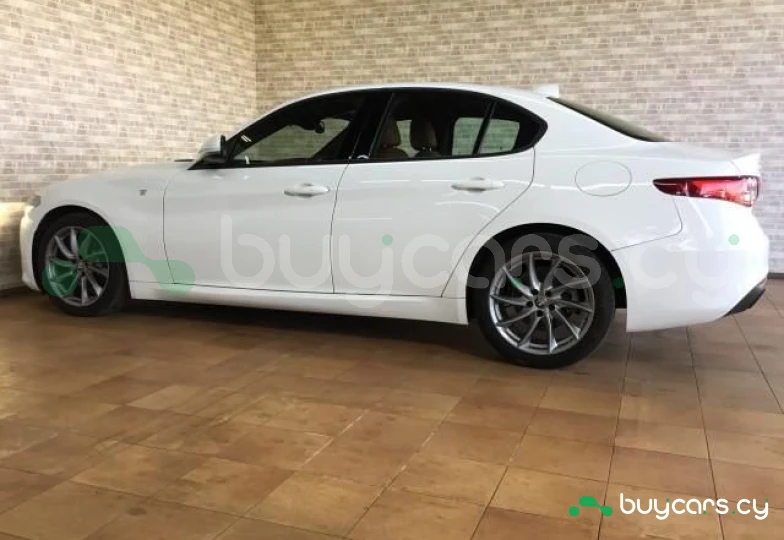 Alfa Romeo Giulia White