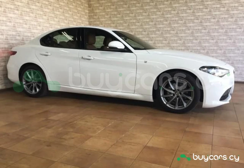 Alfa Romeo Giulia White