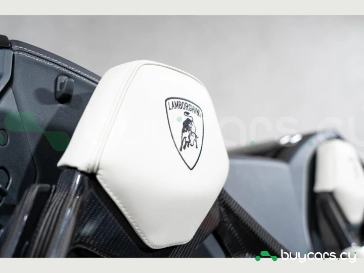 Lamborghini Huracan Red