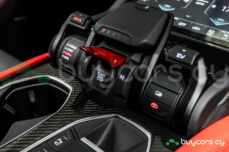 Lamborghini Urus White