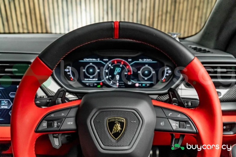 Lamborghini Urus White