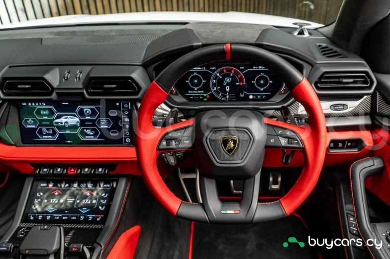 Lamborghini Urus White