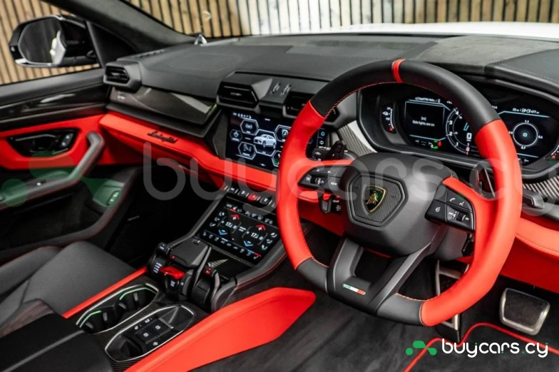 Lamborghini Urus White