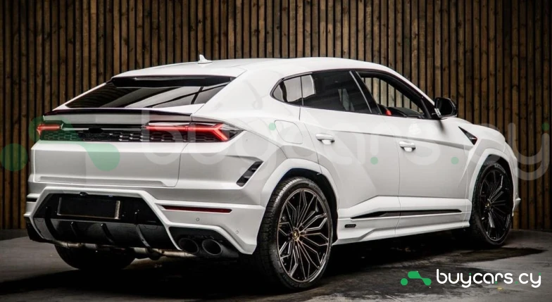Lamborghini Urus White