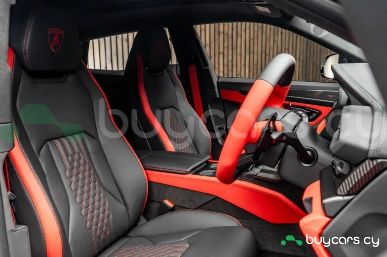 Lamborghini Urus White