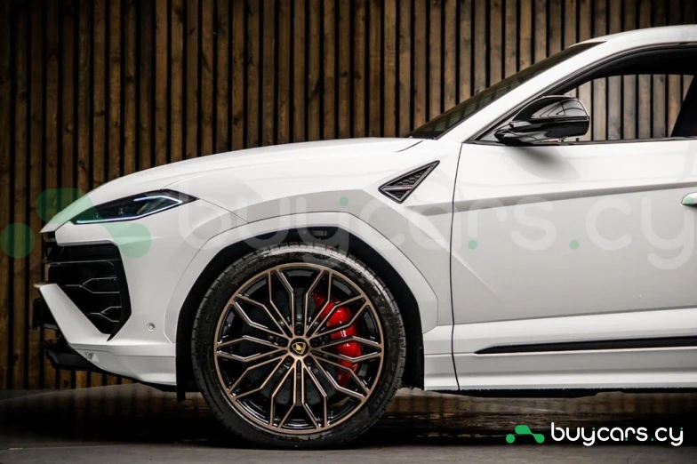 Lamborghini Urus White