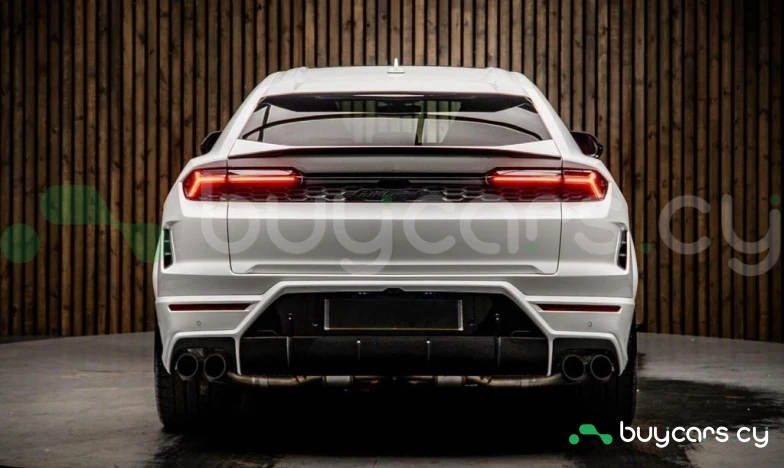 Lamborghini Urus White