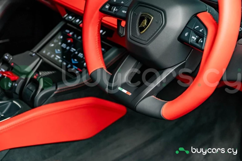 Lamborghini Urus White