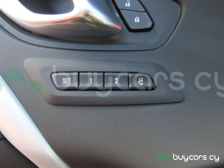 Chevrolet Camaro Red