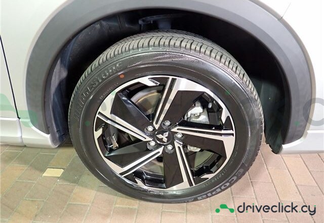 Mitsubishi Eclipse Cross Grey