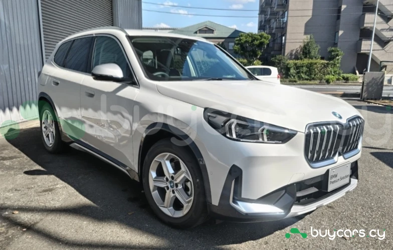 BMW iX1 Белый