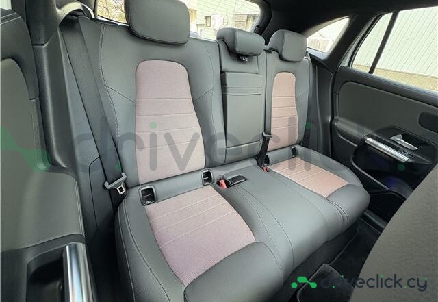 Mercedes EQA Белый