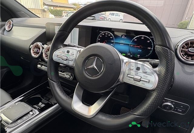 Mercedes EQA Белый
