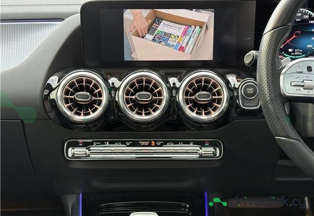Mercedes EQA Белый