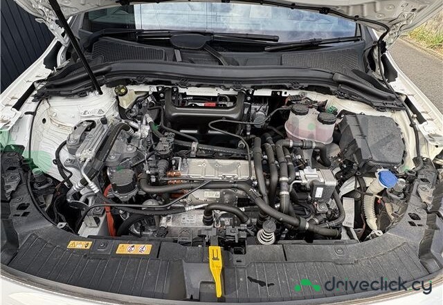 Mercedes EQA Белый