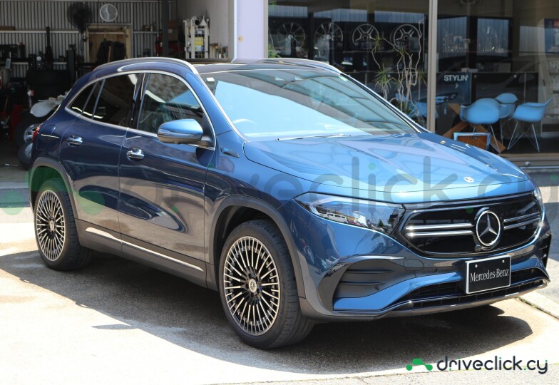 Mercedes EQA Синий