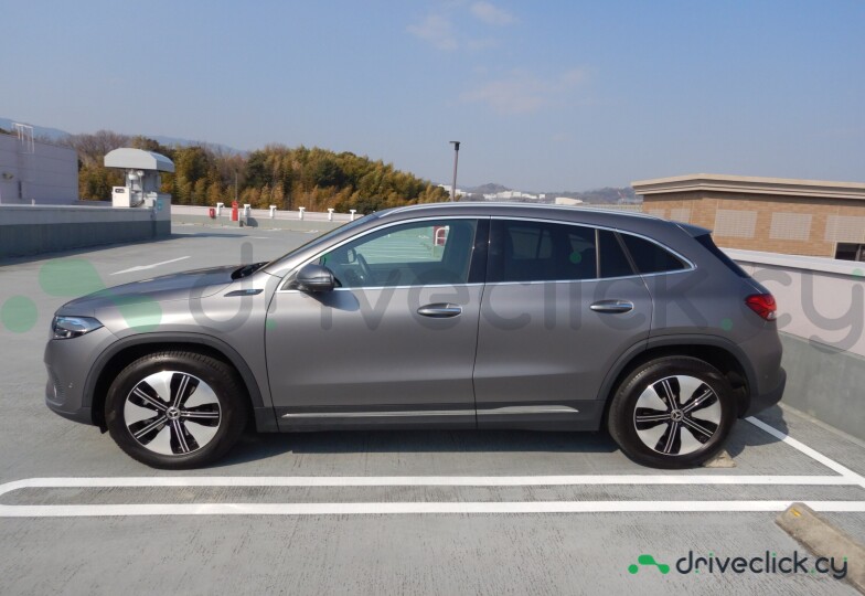 Mercedes EQA Серый