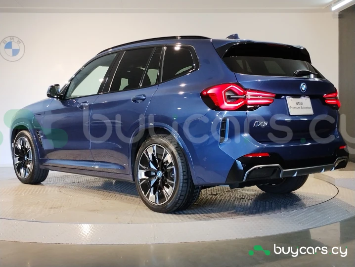 BMW iX3 Синий