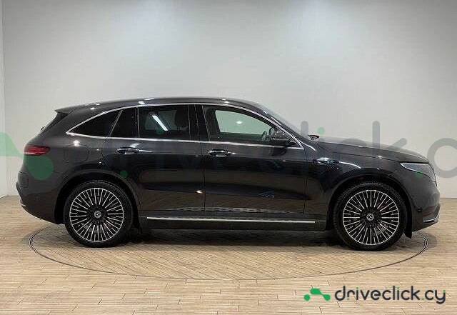 Mercedes EQC Black