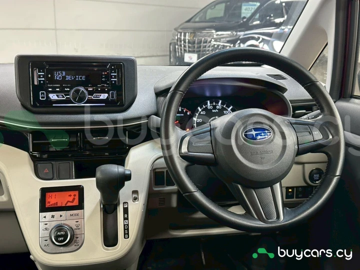 Subaru Stella Красный