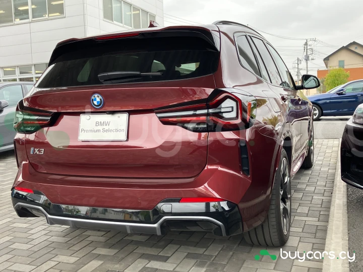 BMW iX3 Красный