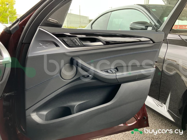 BMW iX3 Красный