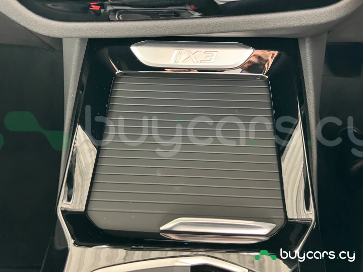 BMW iX3 Красный