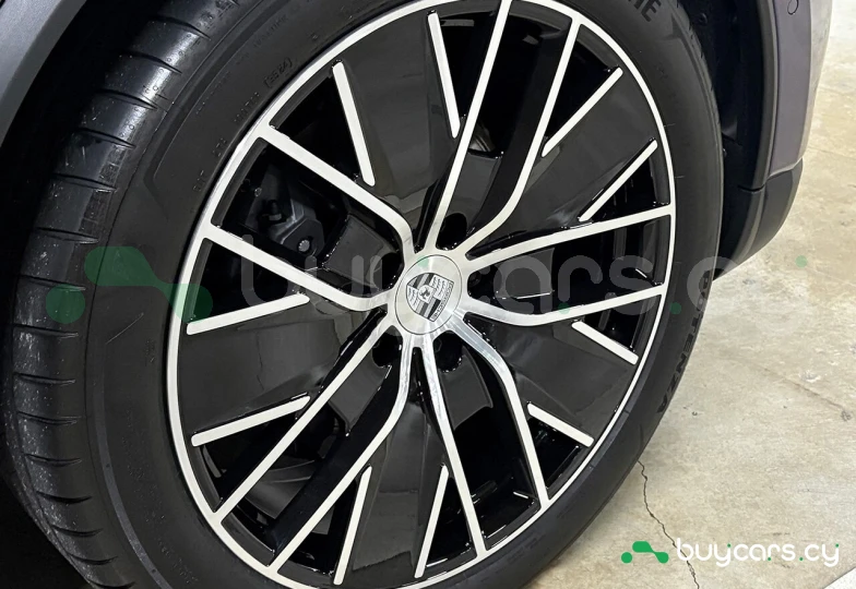 Porsche Macan Фиолетовый