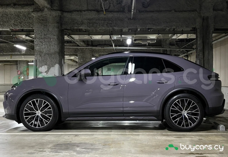 Porsche Macan Фиолетовый