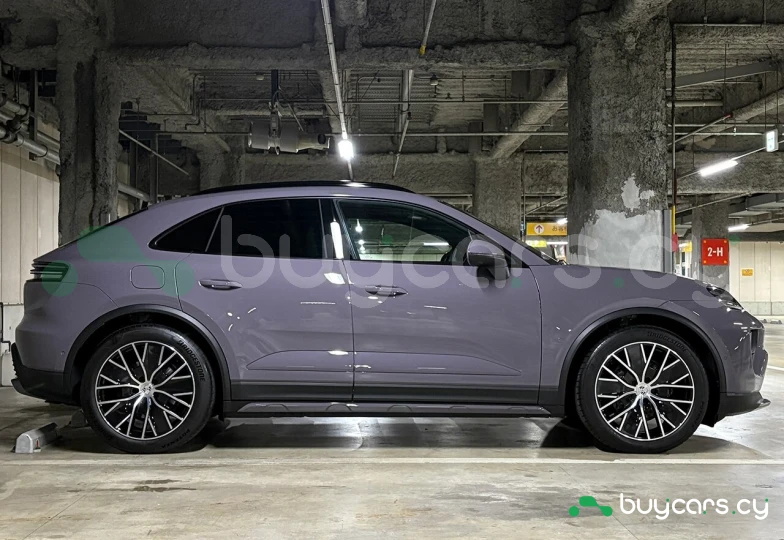 Porsche Macan Фиолетовый