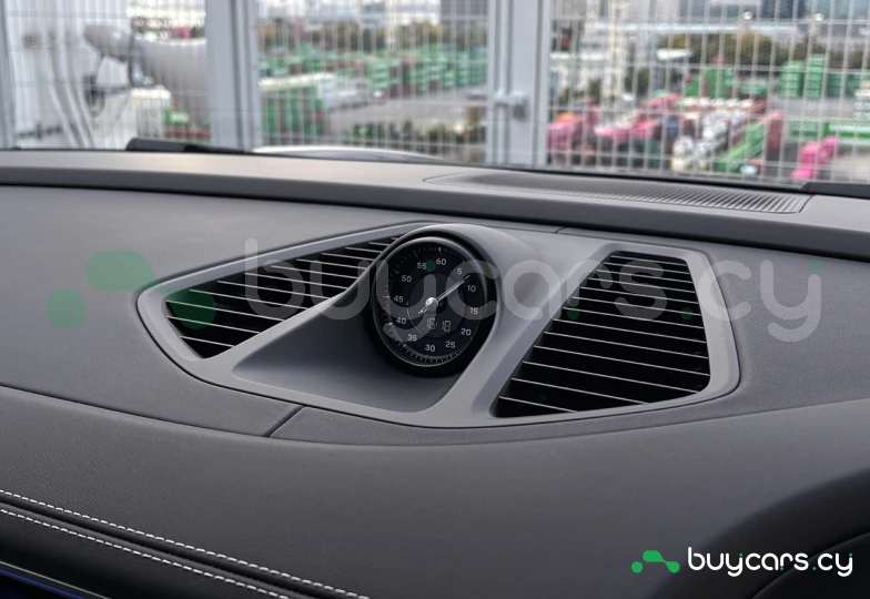 Porsche Macan Фиолетовый