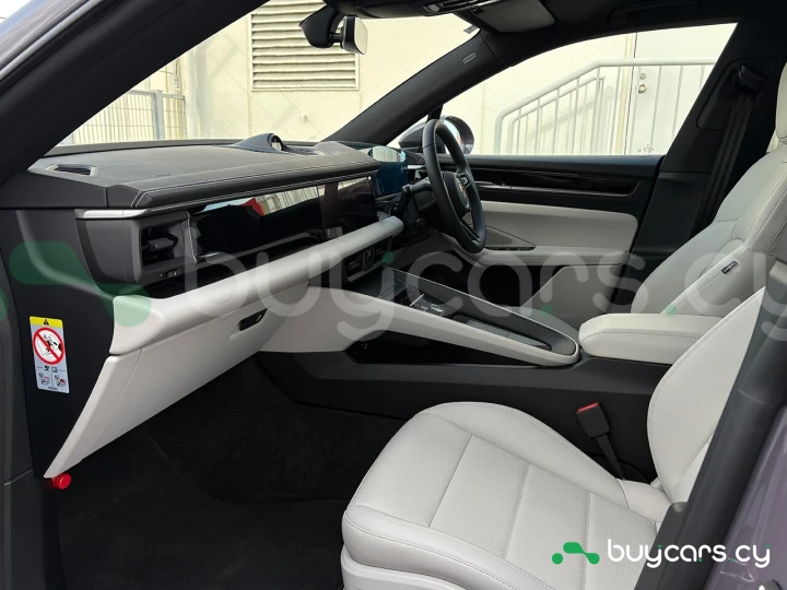 Porsche Macan Фиолетовый