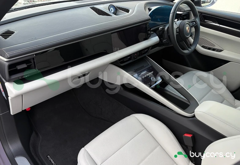 Porsche Macan Фиолетовый