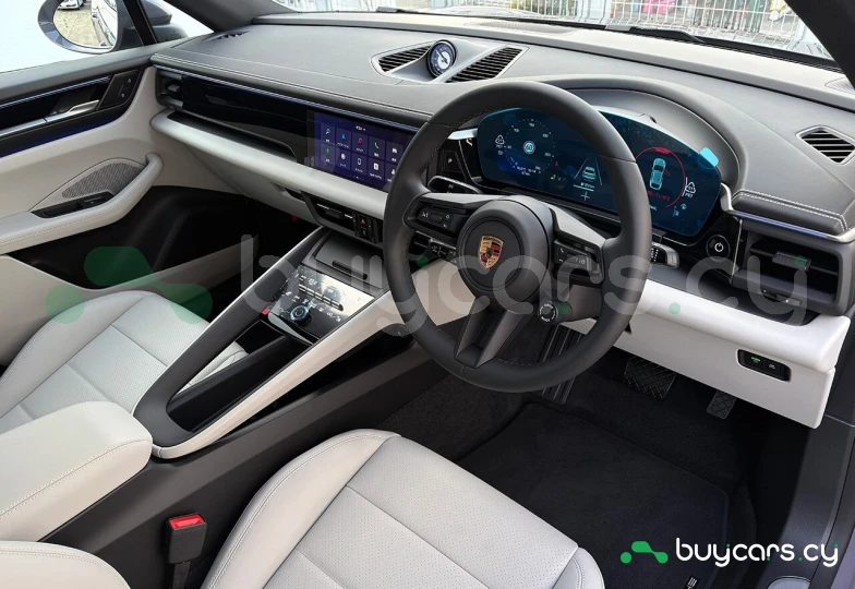 Porsche Macan Фиолетовый