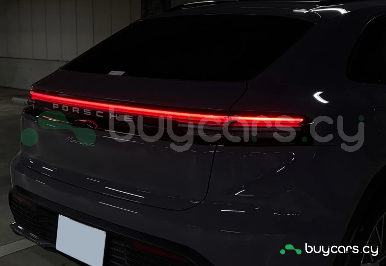 Porsche Macan Фиолетовый