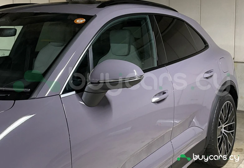 Porsche Macan Фиолетовый