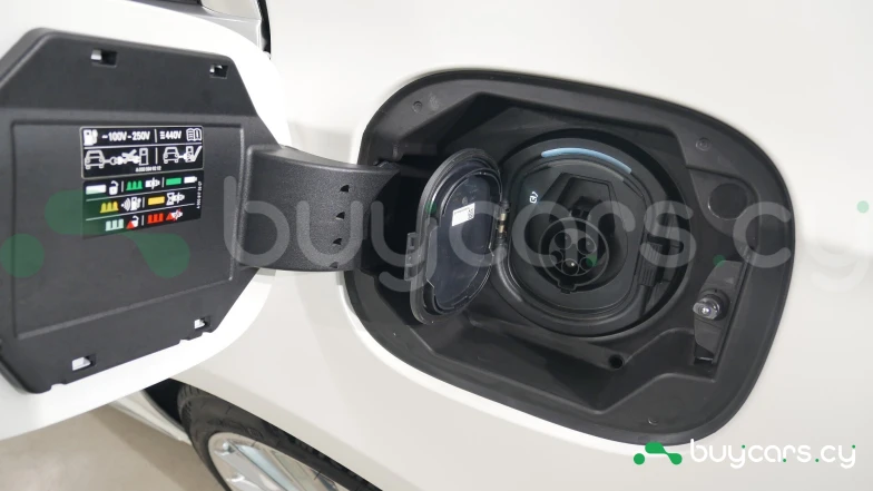 Mercedes S class White