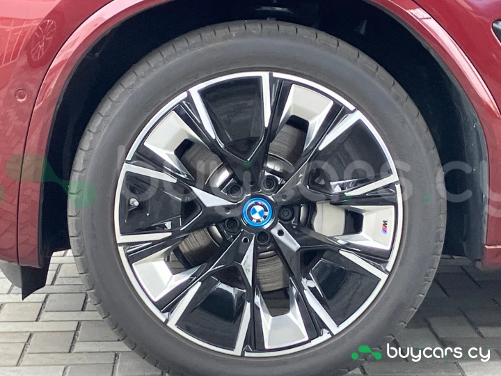BMW iX3 Красный