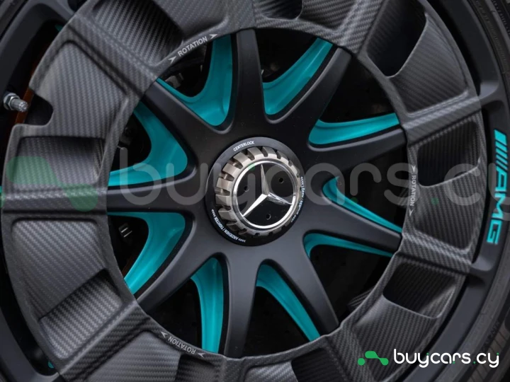 Mercedes AMG ONE Черный